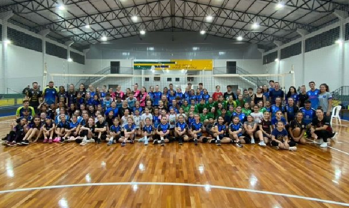 1º Festival de Voleibol das Escolinhas 2024 aconteceu no sábado em SH