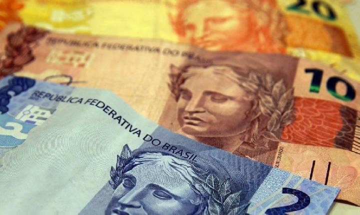 13º salário deve injetar R$ 15,1 bilhões na economia do Paraná neste fim de ano