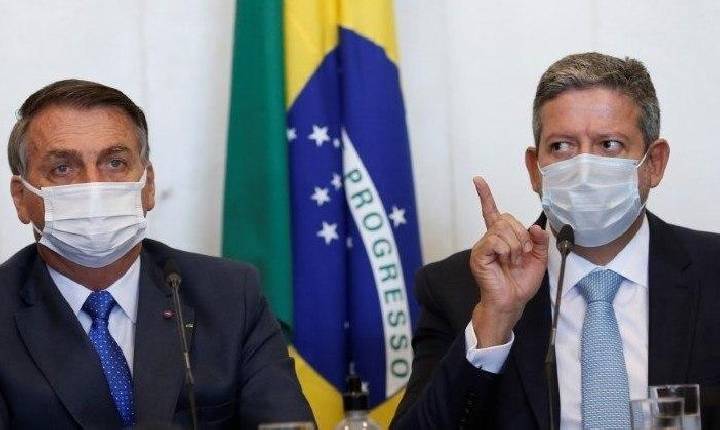 Após MP devolvida, Bolsonaro envia projeto para alterar Marco Civil da Internet