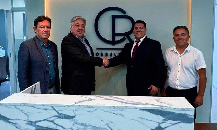 Associação Comercial do Paraná firma parceria com entidades paraguaias