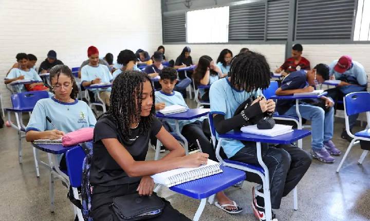Atenção estudantes de Santa Helena: Pagamento da 1ª parcela do programa Pé-de-Meia começa nesta segunda-feira