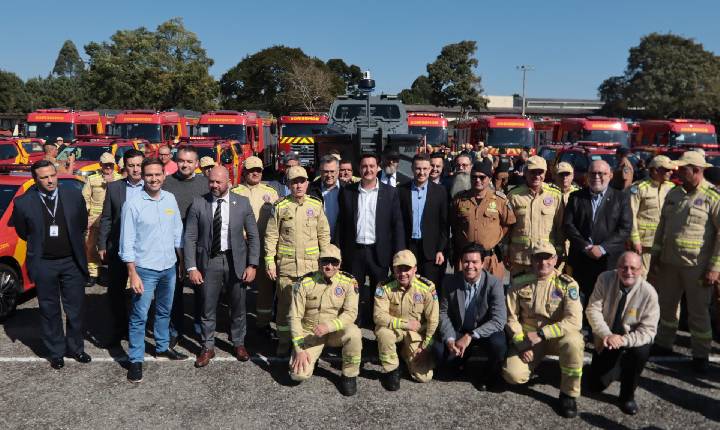 Bombeiros de Santa Helena é contemplado com caminhão de combate a incêndio