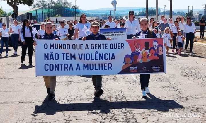 Caminhada do Meio-Dia marca o Dia de Combate ao Feminicídio em Santa Helena