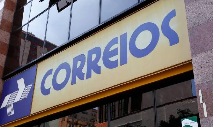 Correios só serão privatizados em 2022 se Congresso aprovar até abril, diz governo