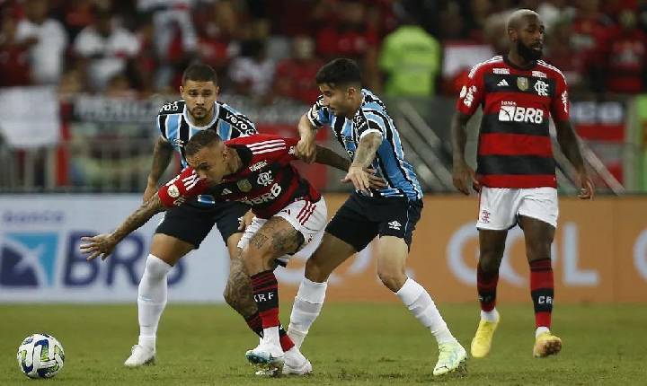 Destaque Grenal do dia: Grêmio joga hoje contra o Flamengo pela Copa do Brasil; Valencia tem desgaste mas não preocupa