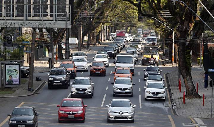 Detran-PR divulga calendário para pagamento do licenciamento anual de veículo