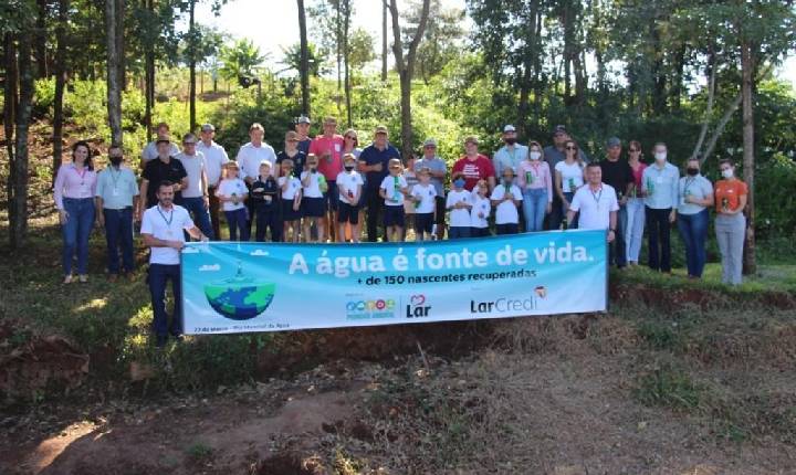 Dia da Água é comemorado com recuperação de nascente e plantio de árvores em SH