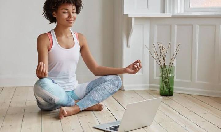 Dia Mundial da Yoga: atividade terapêutica melhora qualidade de vida