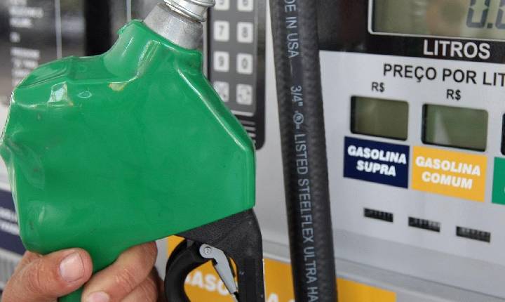 Diesel fica mais caro que gasolina pela primeira vez, segundo ANP