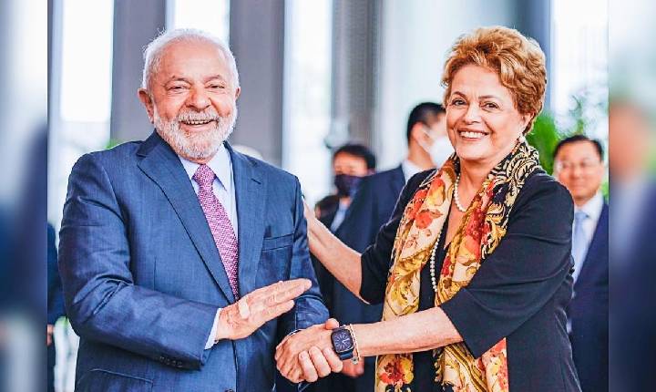 Dilma toma posse na presidência do banco dos Brics com a presença de Lula
