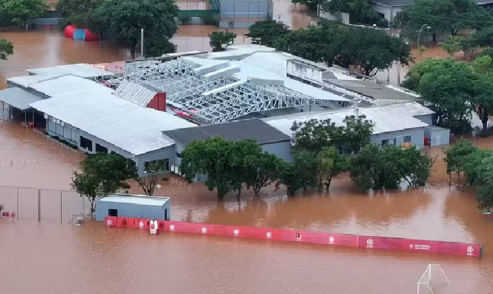 Dupla Gre-Nal aguarda água baixar em Porto Alegre para avaliar estragos