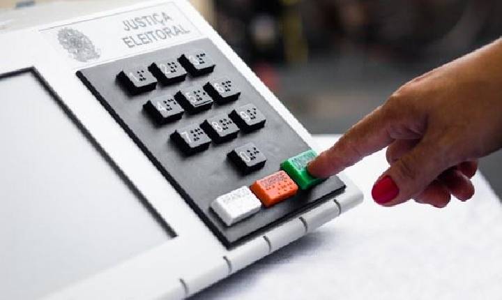 Eleições 2022: O que é o voto facultativo e quem tem direito a ele