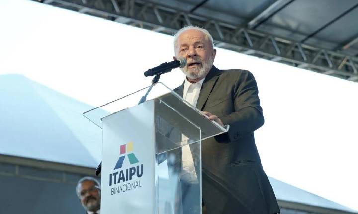 Em Foz, Lula anuncia retomada de obras de universidade e investimentos em escolas do Oeste do Paraná