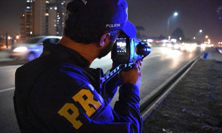 Em quatro dias de feriado, 8,4 mil motoristas foram flagrados acima da velocidade nas estradas federais do Paraná