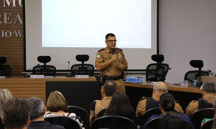 Encontro aborda segurança nos estabelecimentos de ensino em Santa Helena