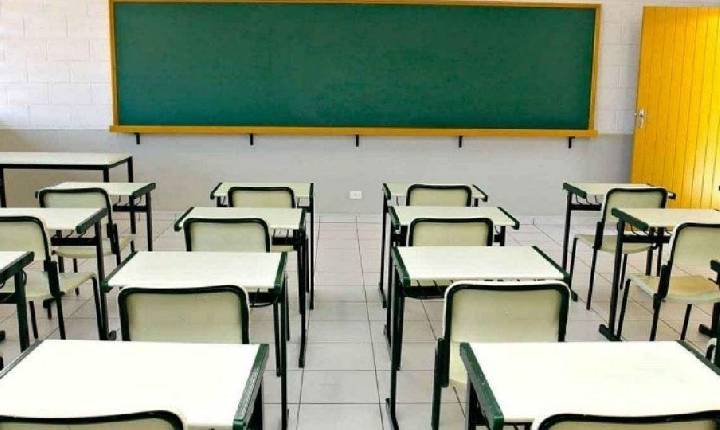 Ensino médio teve 347 mil matrículas a menos em 2022, diz MEC