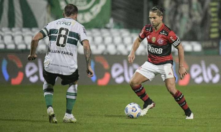Flamengo e Coritiba decidem última vaga nas oitavas da Copa do Brasil
