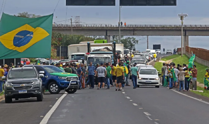 Forças Armadas reafirmam apoio à democracia e dizem que manifestações são legítimas, mas condenam excessos