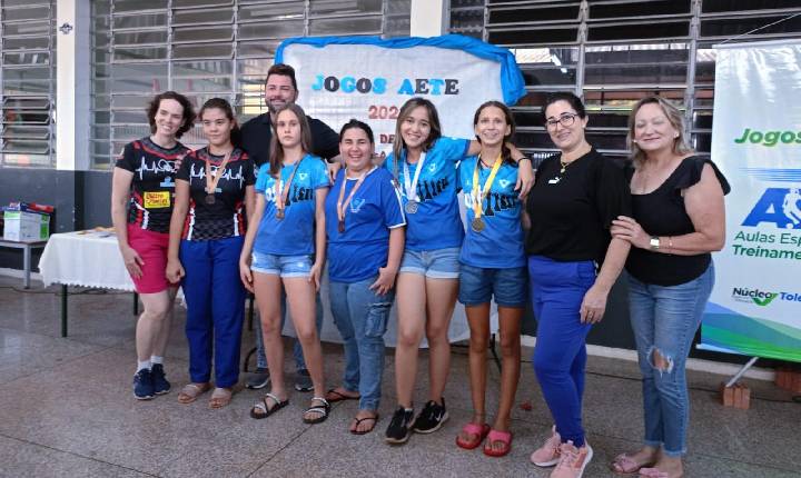 Graciliano Ramos conquista medalhas no Xadrez e Tênis de Mesa no 2º Jogos AETES