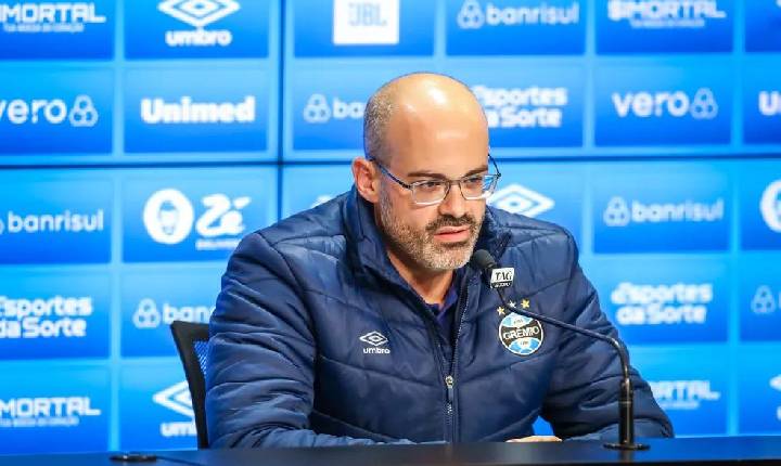 Grêmio comunica saída de vice de futebol Paulo Caleffi