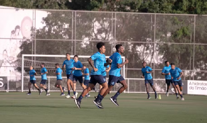 Grêmio e Inter iniciam semana com nova rotina de treinos