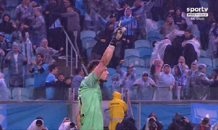 Grêmio vence Bahia nos pênaltis e avança para a semi da Copa do Brasil