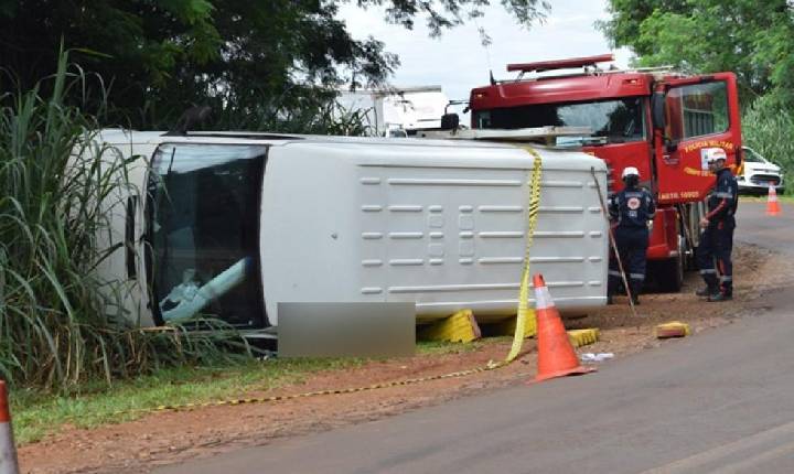 Homem morre em acidente envolvendo van no interior de Santa Helena