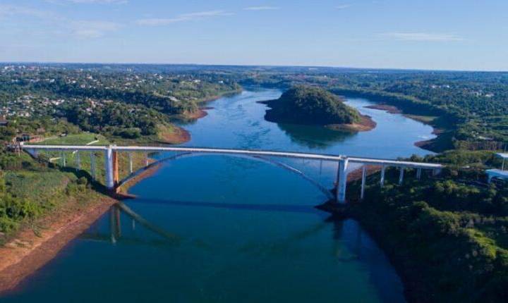 Ilha ao lado da Ponte da Amizade pode virar complexo turístico