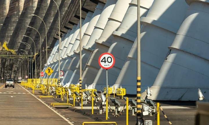 Itaipu: presidente do Paraguai avalia negociações com o Brasil