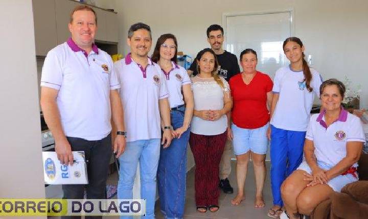 Lions Clube e UTFPR entregam computador à estudante de Santa Helena