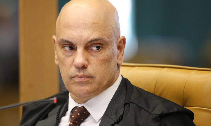 Moraes dá 7 dias para Bolsonaro se manifestar sobre pedido para barrar candidatura