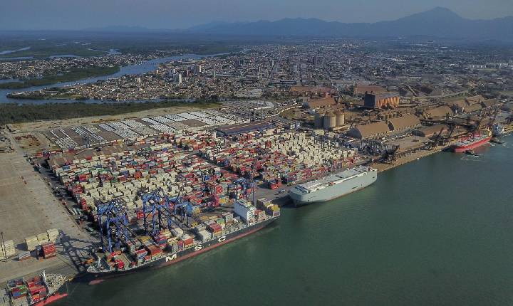 Movimentação dos portos alcança 57,5 milhões de toneladas em 2021, maior volume da história
