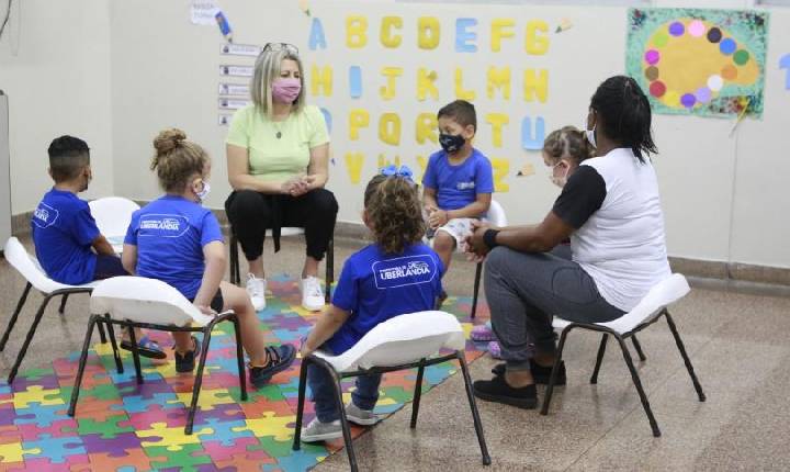 Pesquisa: 93% das escolas públicas sofreram com falta de tecnologia na pandemia