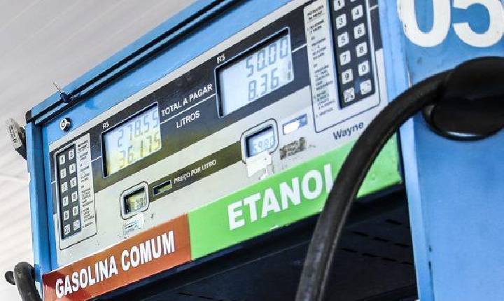 Petrobras anuncia redução no preço da gasolina a partir deste sábado (21)