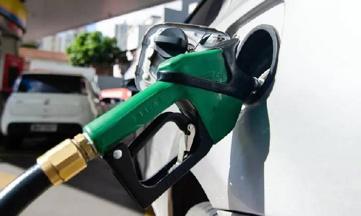 Petrobras reduz preço da gasolina e do gás de cozinha a partir de amanhã