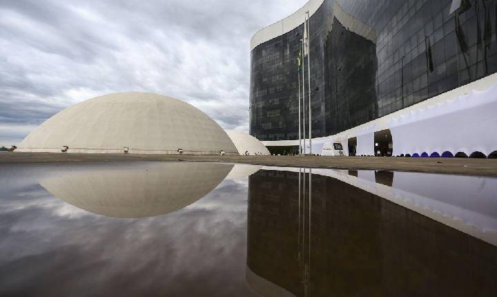 Plenário do TSE confirma multa de R$ 22,9 milhões ao PL