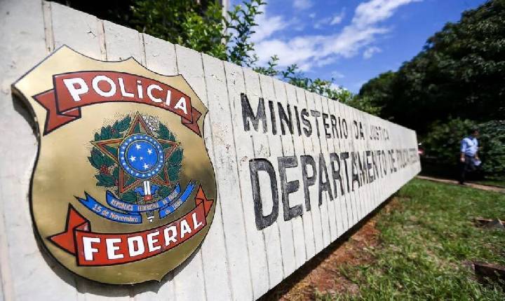 Polícia Federal faz operação contra a importação e venda irregular de agrotóxicos