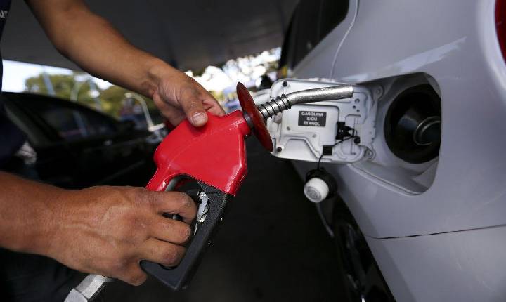 Preço do litro da gasolina rompe a barreira dos R$ 6 em julho