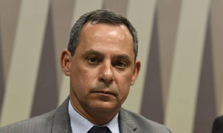 Presidente da Petrobras apoia combustíveis a preço de mercado