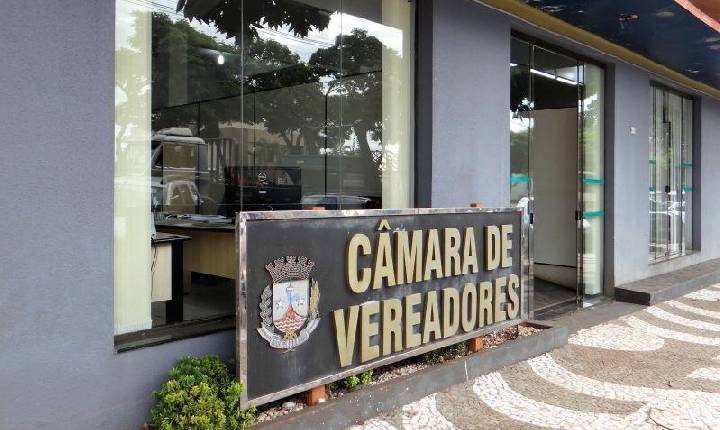 Projetos de Lei elevam salários de profissionais de saúde em Santa Helena