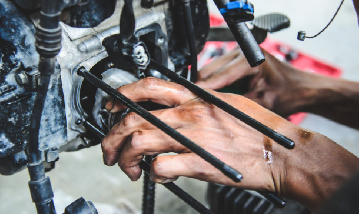 Programa Qualifica Santa Helena oferece curso profissionalizante de “Manutenção de Motocicletas”