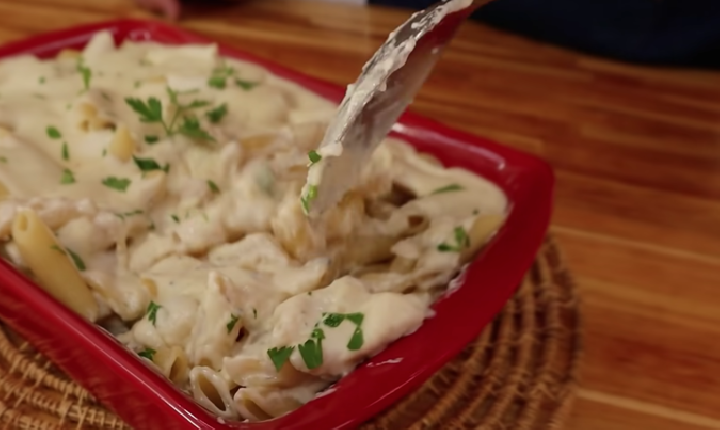 Receita deliciosa de macarrão 4 queijos com molho bechamel perfeito de queijo