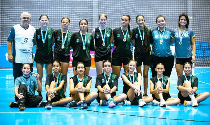 Santa Helena conquista títulos na 2ª Copa de Handebol e se destaca em várias categorias