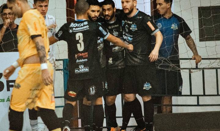 Santa Helena Futsal sai atrás, mas busca empate contra o ABF fora de casa