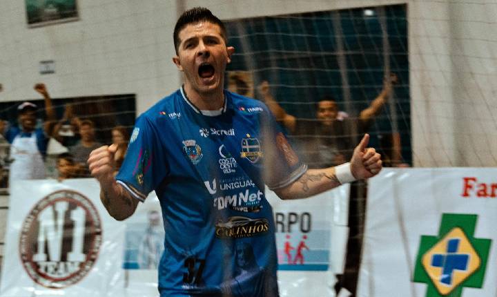 Santa Helena Futsal vence com dois do estreante Luan e está nas quartas da Copa União