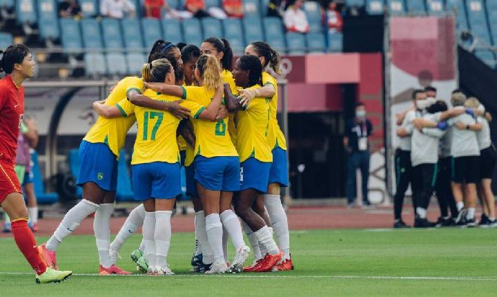 Seleção feminina goleia China na estreia do Brasil na Olimpíada