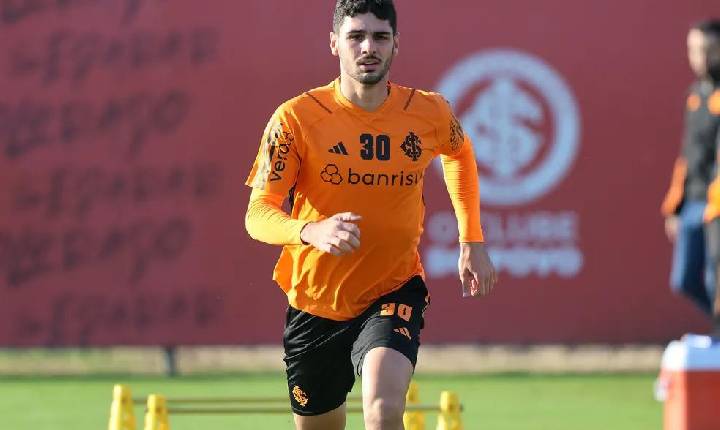 Sem treinar, Johnny segue como dúvida do Inter para o duelo com o Palmeiras