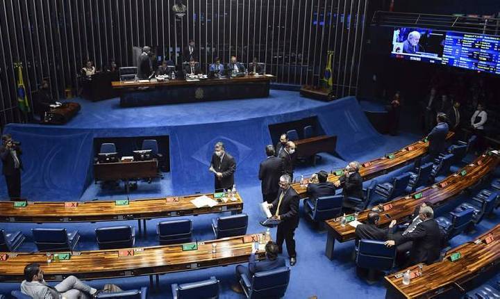 Senado vota projeto que aumenta gastos do governo em publicidade