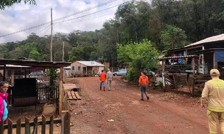 Sobe para 4, 5 mil número de pessoas atingidas pelos alagamentos causados pelos temporais no Paraná