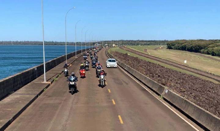 Turismo sobre duas rodas na usina de Itaipu agrada e reúne 113 motocicletas